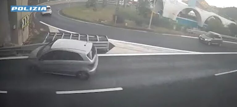 Incidente in A18 Taormina: donna al volante con tasso alcolemico 5 volte superiore al consentito