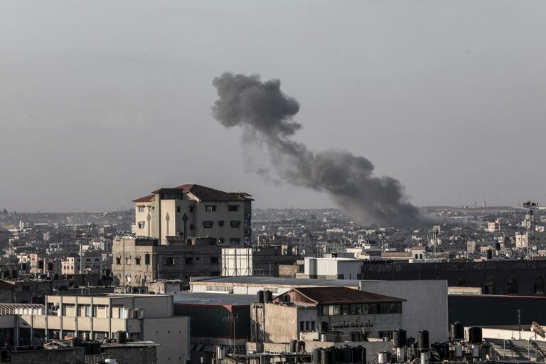 Raid notturni delle forze israeliane su obiettivi Hamas a Rafah