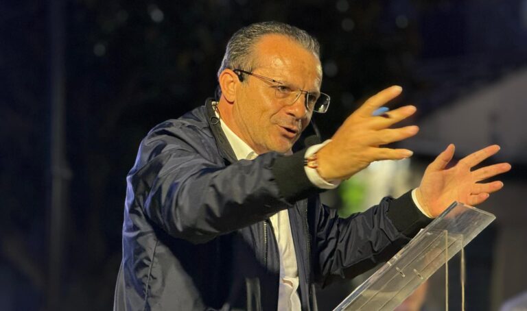 De Luca: “Alle Europee a Taormina resuscitati i morti. Ora li faremo ballare”