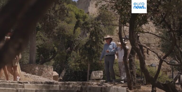 Grecia: gli esperti mettono in guardia i turisti dalle ondate di calore