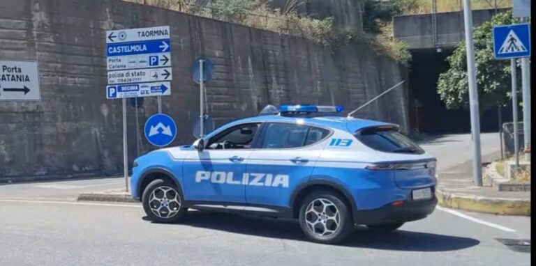 Taormina, incidente in galleria MonteTauro: 3 mezzi coinvolti, ferita una 38enne