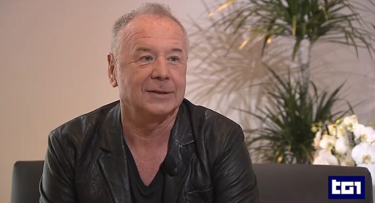 Jim Kerr al TG1: la leggenda dei Simple Minds, Taormina e l’incontro con Battiato (VIDEO) Jim Kerr al TG1: la leggenda dei Simple Minds, Taormina e l’incontro con Battiato (VIDEO)
