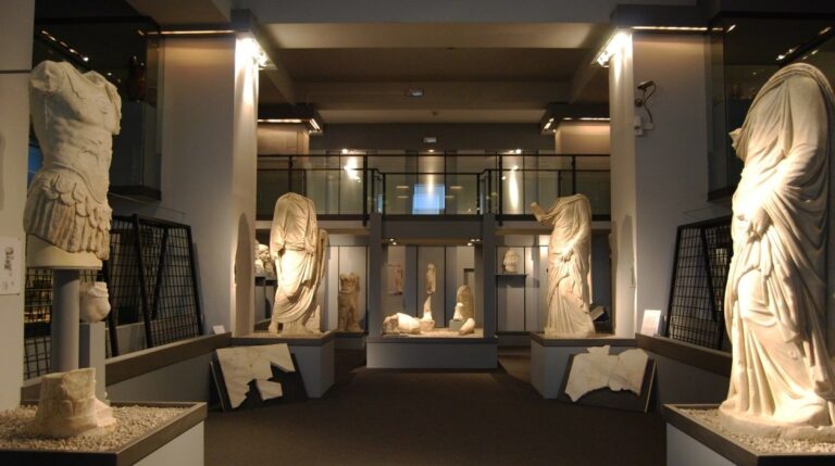Riapre al pubblico dopo dieci anni il Museo archeologico di Centuripe Riapre al pubblico dopo dieci anni il Museo archeologico di Centuripe