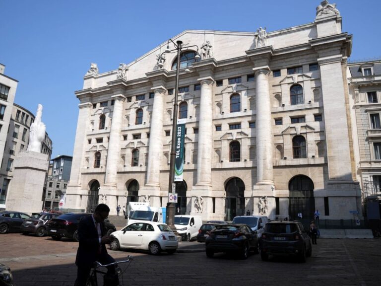 Borsa, a Milano indice Ftse Mib in rialzo