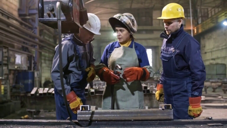 Produzione industriale in calo