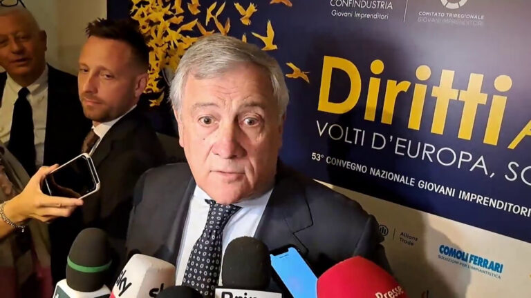 Tajani: “Su dimissioni decide Toti”