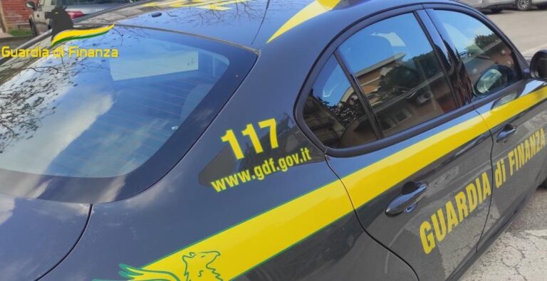Minacce e richieste di soldi per campagna elettorale, arrestato candidato a Foggia