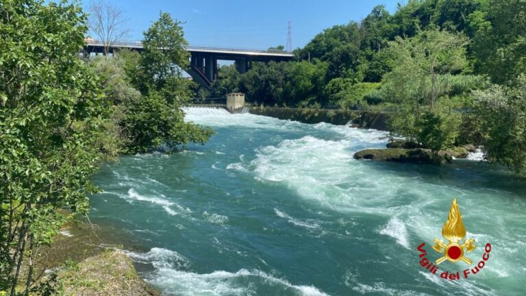 Incidente sul lavoro, operaio cade nell’Adda. Ricerche in corso