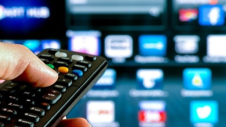 Arrestato il “Re del pezzotto”: sequestrate 14 carte di credito