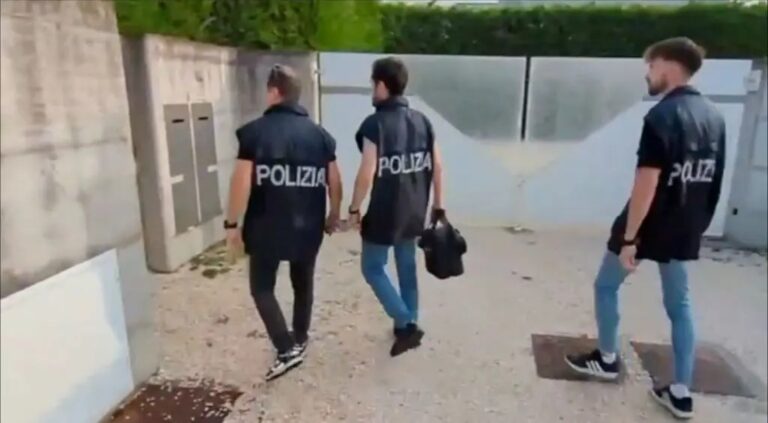 Telemarketing selvaggio truffe ed estorsioni. Azzerata banda