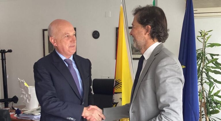 Partnership Regione Siciliana-Novartis contro la sclerosi multipla Partnership Regione Siciliana-Novartis contro la sclerosi multipla