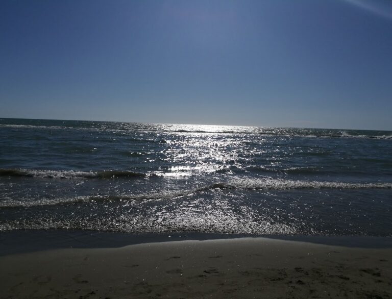 Paura in spiaggia a Taormina: bimbo di 3 anni si allontana, poi viene ritrovato