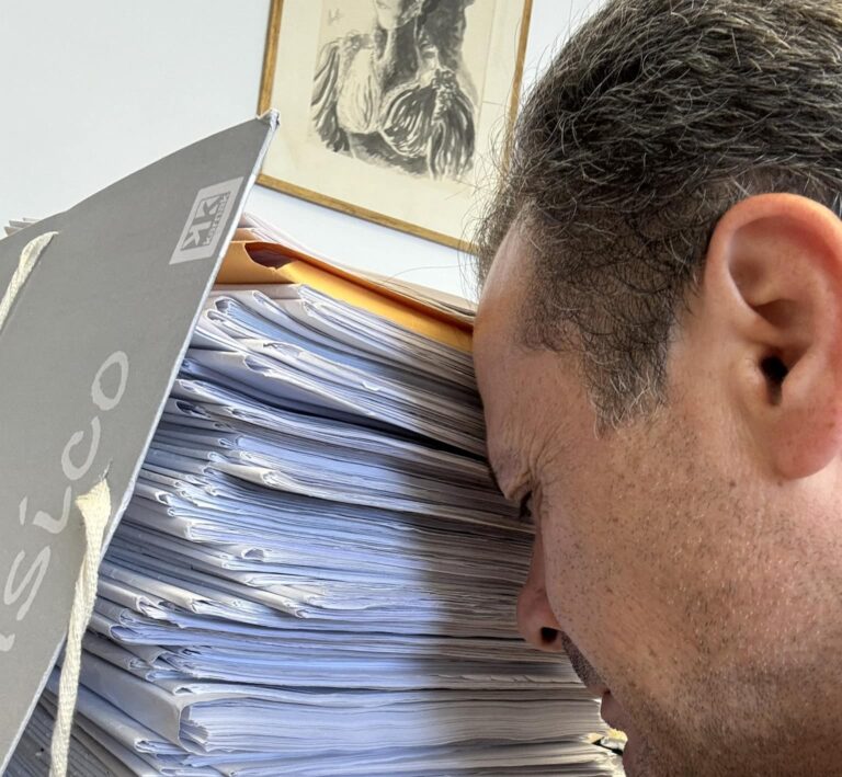De Luca: “A Taormina 70% di evasione. Qui anche i morti consumano l’acqua”