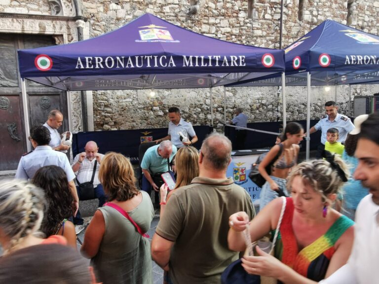 A Taormina un punto informazione sulle attività dell’Aeronautica Militare A Taormina un punto informazione sulle attività dell’Aeronautica Militare