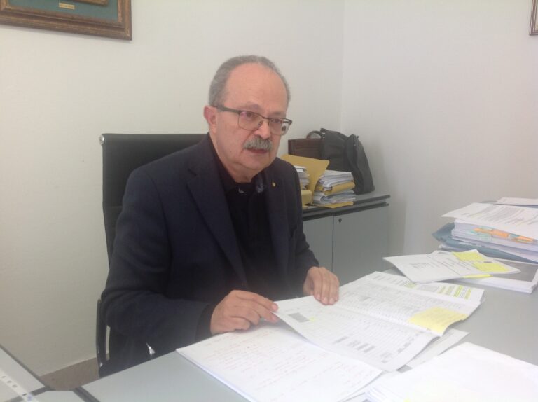 Caltabiano punge De Luca: “Per essere un buon sindaco bisogna essere presenti”