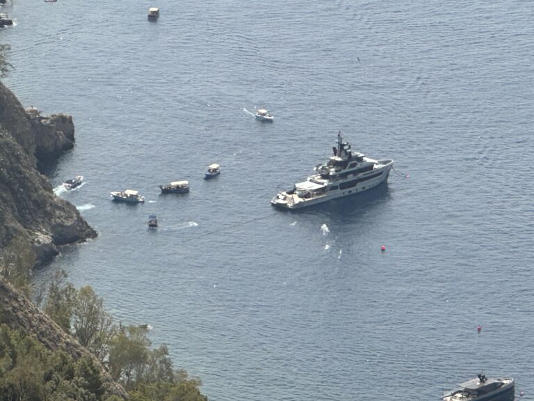 Arriva il superyacht “High Power III”: miliardario svizzero fa shopping a Taormina