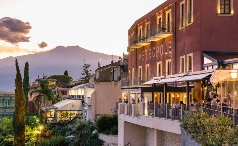 Nuova era per l’Hotel Metropole di Taormina: l’iconico 5 stelle rinasce con B.Zar Nuova era per l’Hotel Metropole di Taormina: l’iconico 5 stelle rinasce con B.Zar
