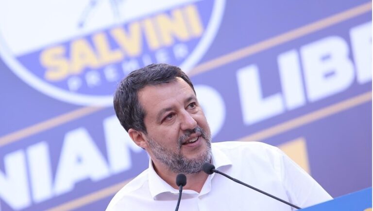 Salvini arriva a Taormina: “Con il Ponte si attraverserà lo Stretto in pochi minuti”