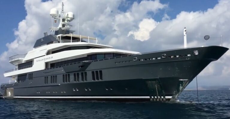 Nelle acque di Taormina il superyacht Stella Maris di un miliardario cinese