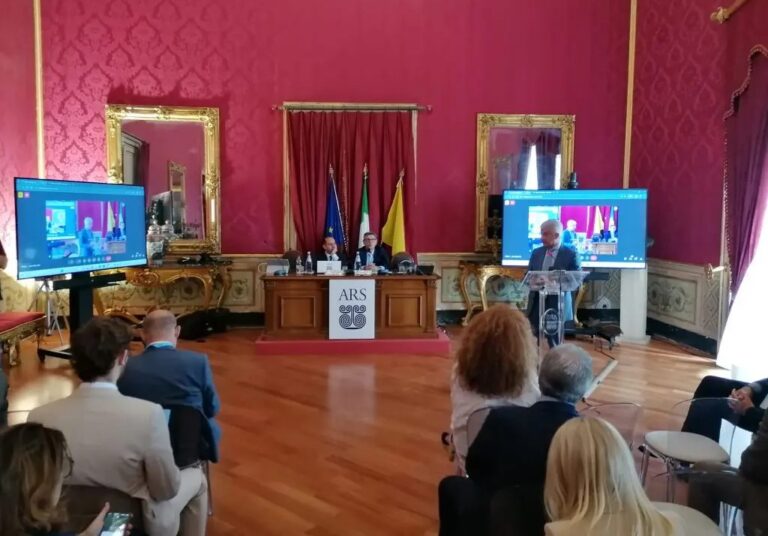 Presentata l’App per tracciare la salute degli studenti universitari