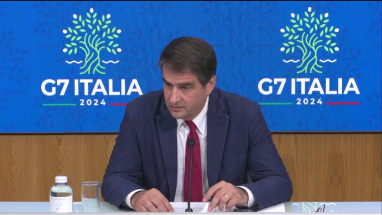 PNNR, la conferenza stampa di Fitto