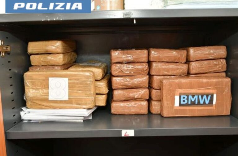 Polizia sequestra oltre un quintale di droga, 9 arrestati