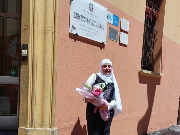 Profuga siriana si diploma, salvata dai racconti di Camilleri