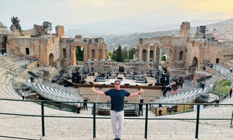 Biagio Antonacci “re” dell’estate a Taormina: “Grazie, quanta bellezza”