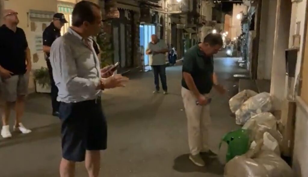 Rifiuti a Taormina, blitz notturno del sindaco: "Beccati i trasgressori" 1 De Luca 004