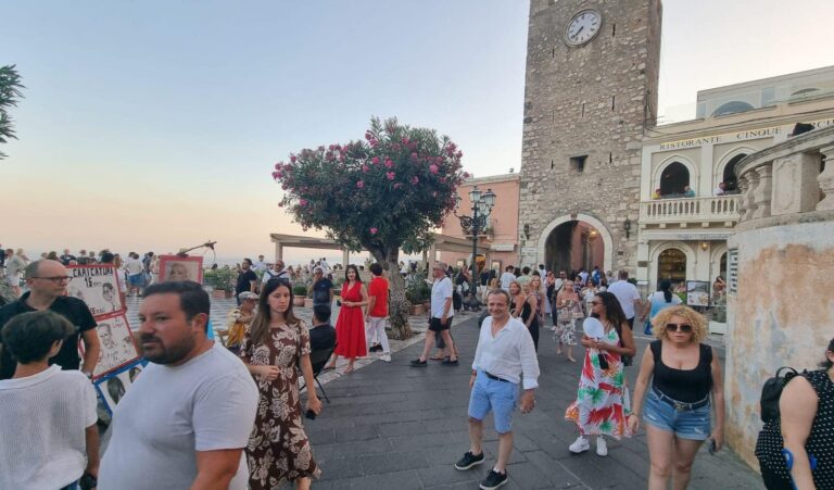 De Luca: “Anche oggi sold-out a Taormina…”