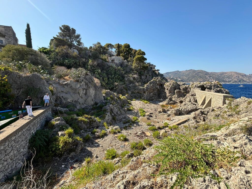 De Luca: “Spiaggia di Mazzarò liberata da 10 tonnellate di rifiuti” 1 IMG 1130 1