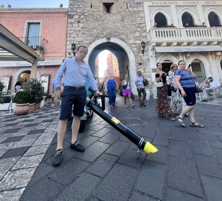 De Luca: “A Taormina sperimentiamo nuove tipologie di spazzamento”