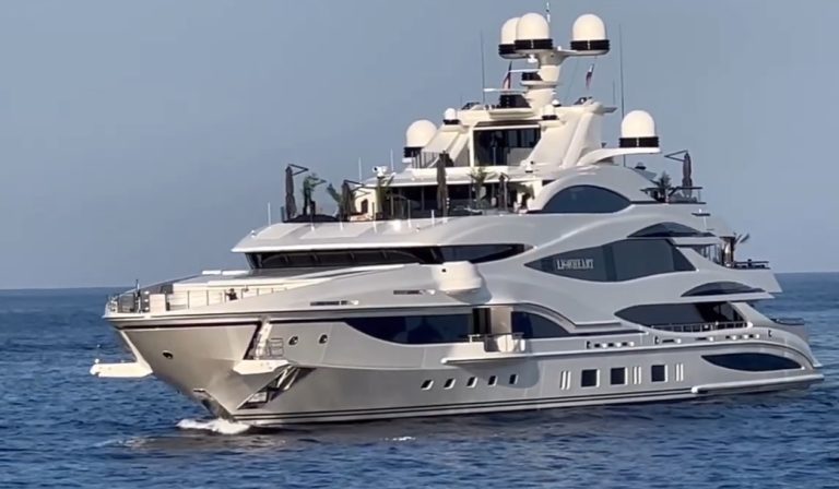In rada a Taormina il mega-yacht “Lionheart”