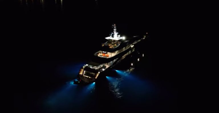 A Taormina lo yacht da sogno di un milionario greco