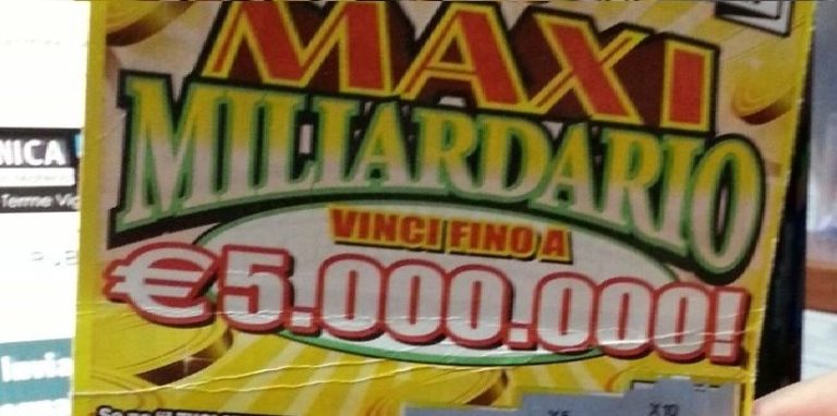 Pensionata vince 5 milioni con un Gratta e Vinci da 20 euro