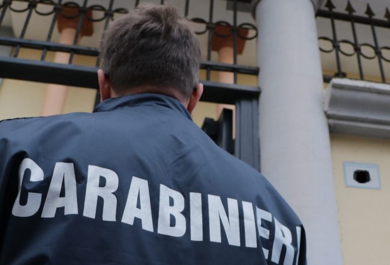 Si fingevano militari per raggirare  anziani: arrestati 2 truffatori seriali