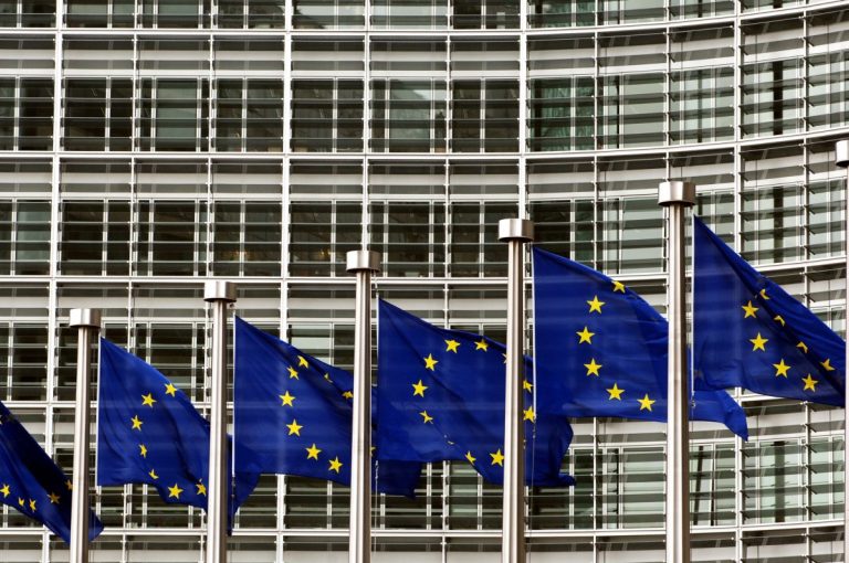 Virus sinciziale, l’Ue approva vaccino a mRna per over 60