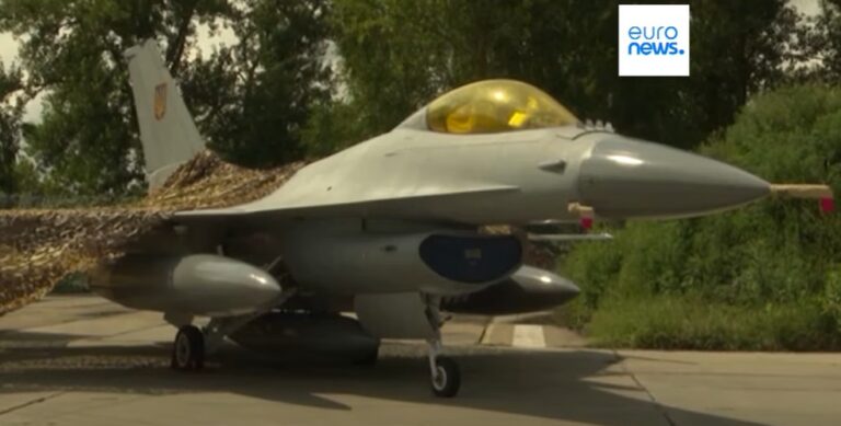 Ucraina, Zelensky annuncia l’arrivo dei primi jet da combattimento