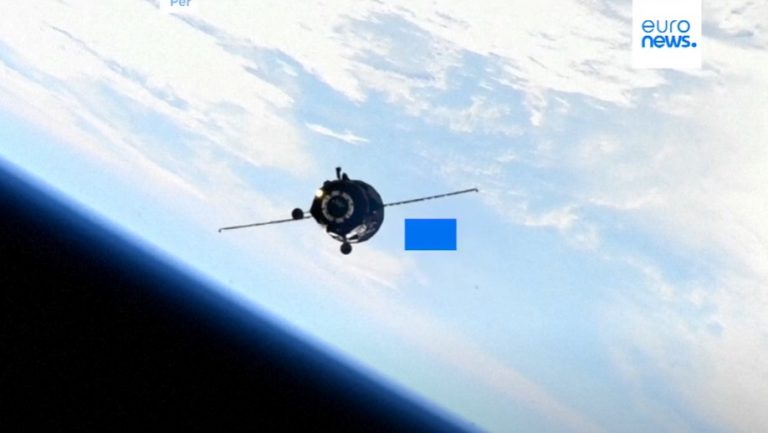 Navicella russa si aggancia alla Stazione Spaziale