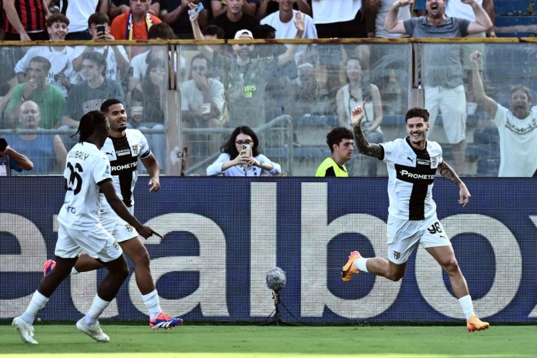 Parma-Milan 2-1, Man e Cancellieri stendono il Diavolo Parma-Milan 2-1, Man e Cancellieri stendono il Diavolo