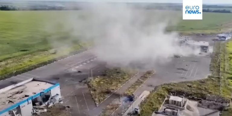 Ucraina colpisce un traghetto in Crimea e una nave in Russia