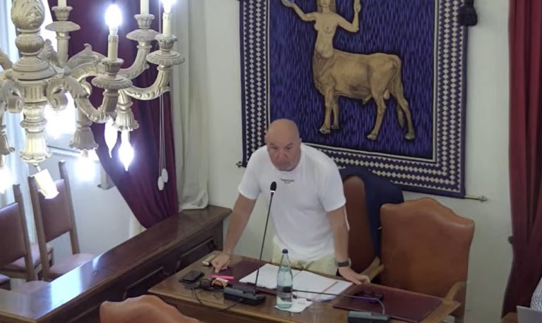 Corvaia: “Il sindaco De Luca verrà chiamato in Africa per trovare l’acqua anche lì”