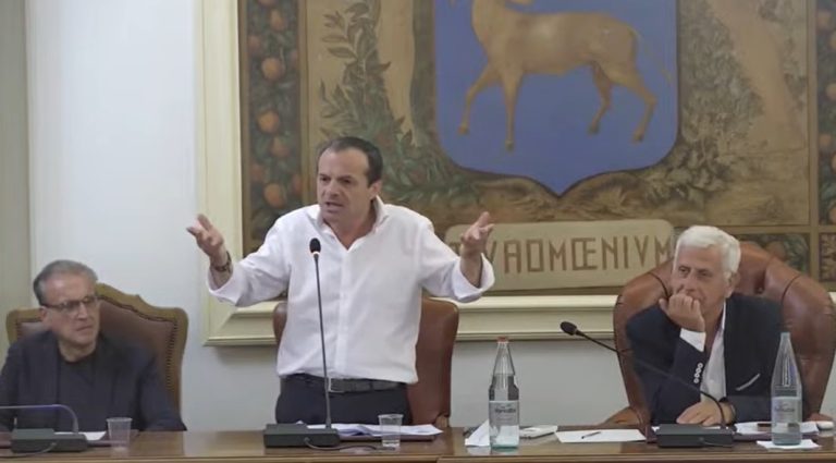 De Luca: “Prima di me Taormina aveva servizi urbani da schifo. Non c’era un Wc pubblico”