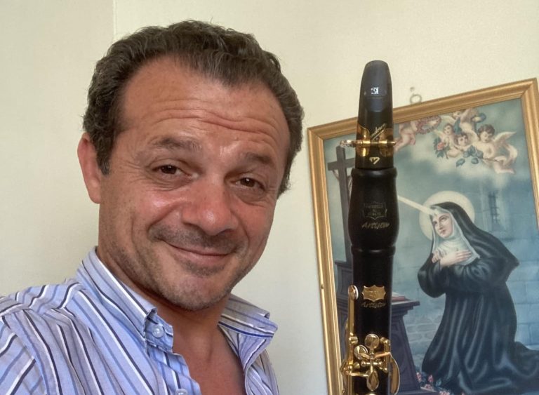 Il sindaco di Taormina promosso al Conservatorio: “Verso la tesi di laurea con il clarinetto…”