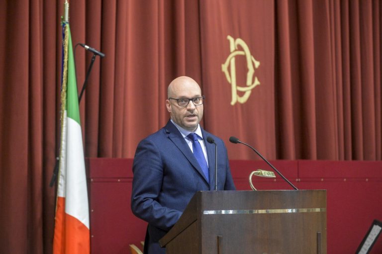 Fontana: “Servono passi verso la pace, ai Parlamenti un ruolo chiave”