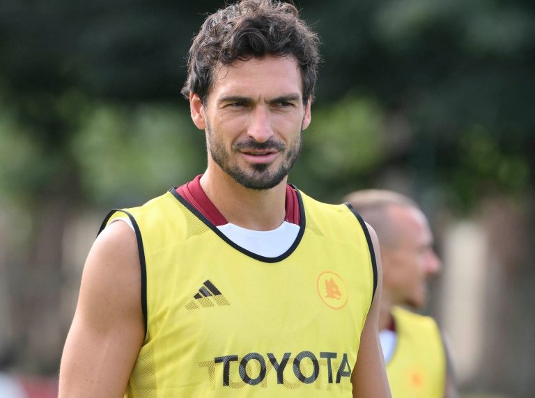 Roma, De Rossi punta su Hummels: 3 settimane per portarlo al top Roma, De Rossi punta su Hummels: 3 settimane per portarlo al top