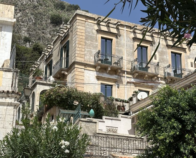 ESCLUSIVA TN24 – A Taormina venduta Villa Mabel, storica sede dei Salesiani