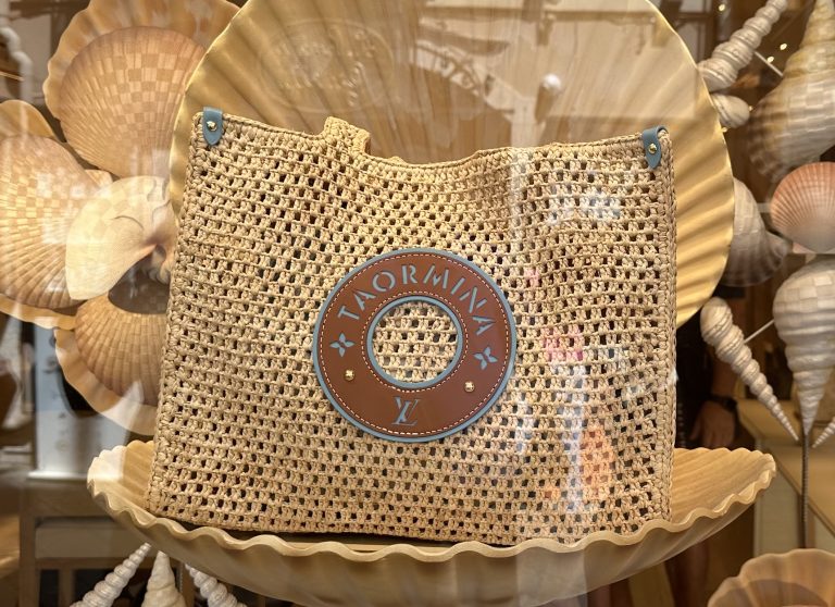 Shopping di lusso a Taormina, dominio Lvmh: boom di americani