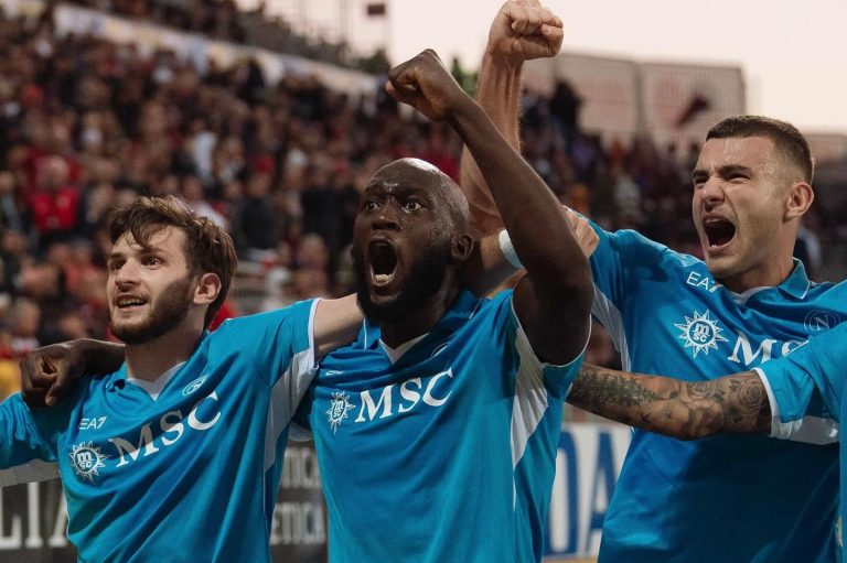 Scudetto, crolla la quota del Napoli capolista: parte la sfida con Inter e Juve