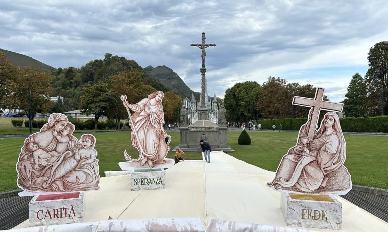 Anche Unitalsi Taormina in partenza per il pellegrinaggio a Lourdes Anche Unitalsi Taormina in partenza per il pellegrinaggio a Lourdes